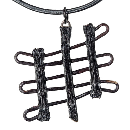 Macravenora Pendant Necklace