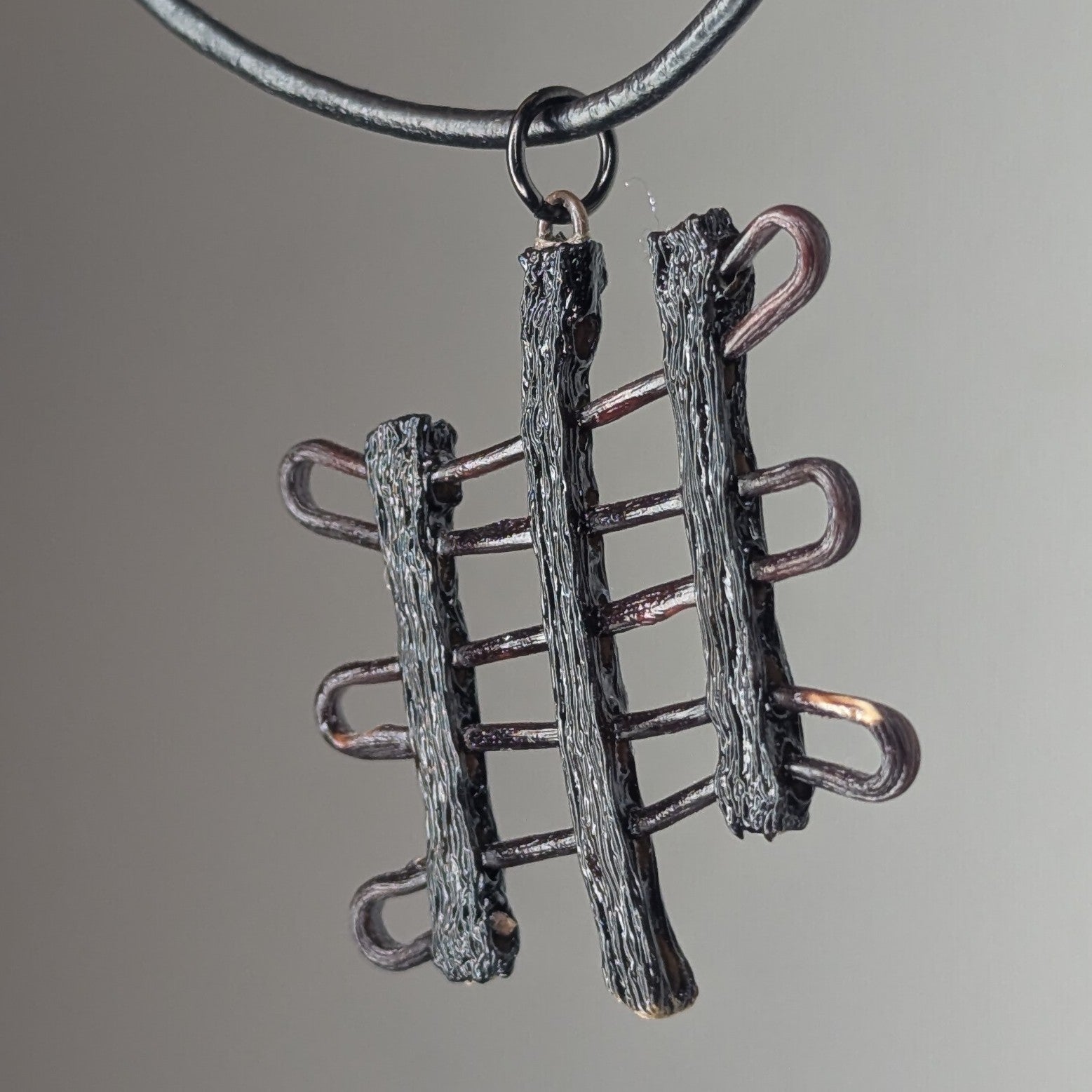 Macravenora Pendant Necklace