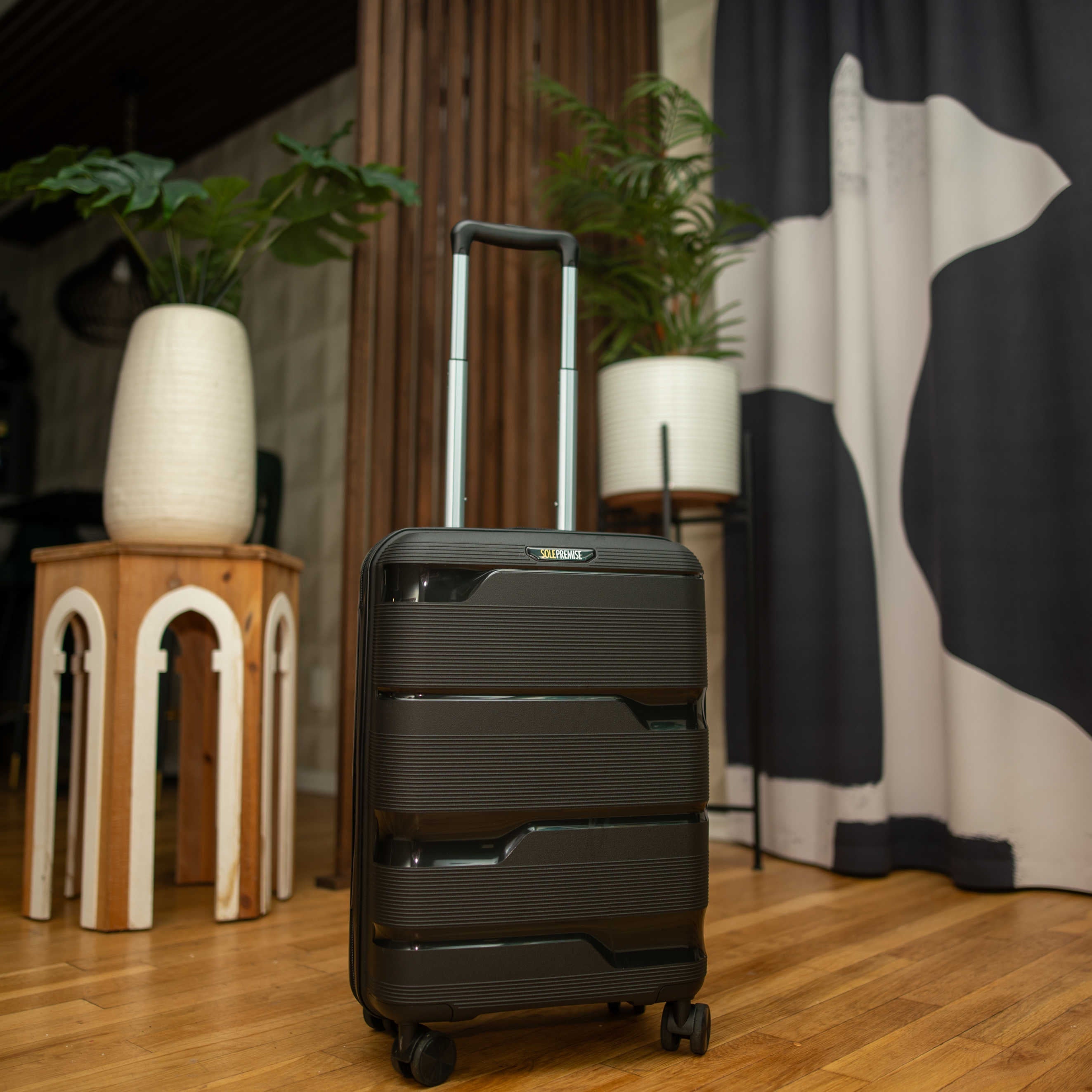 20-inch Black Carry-on Suitcase with TSA Lock