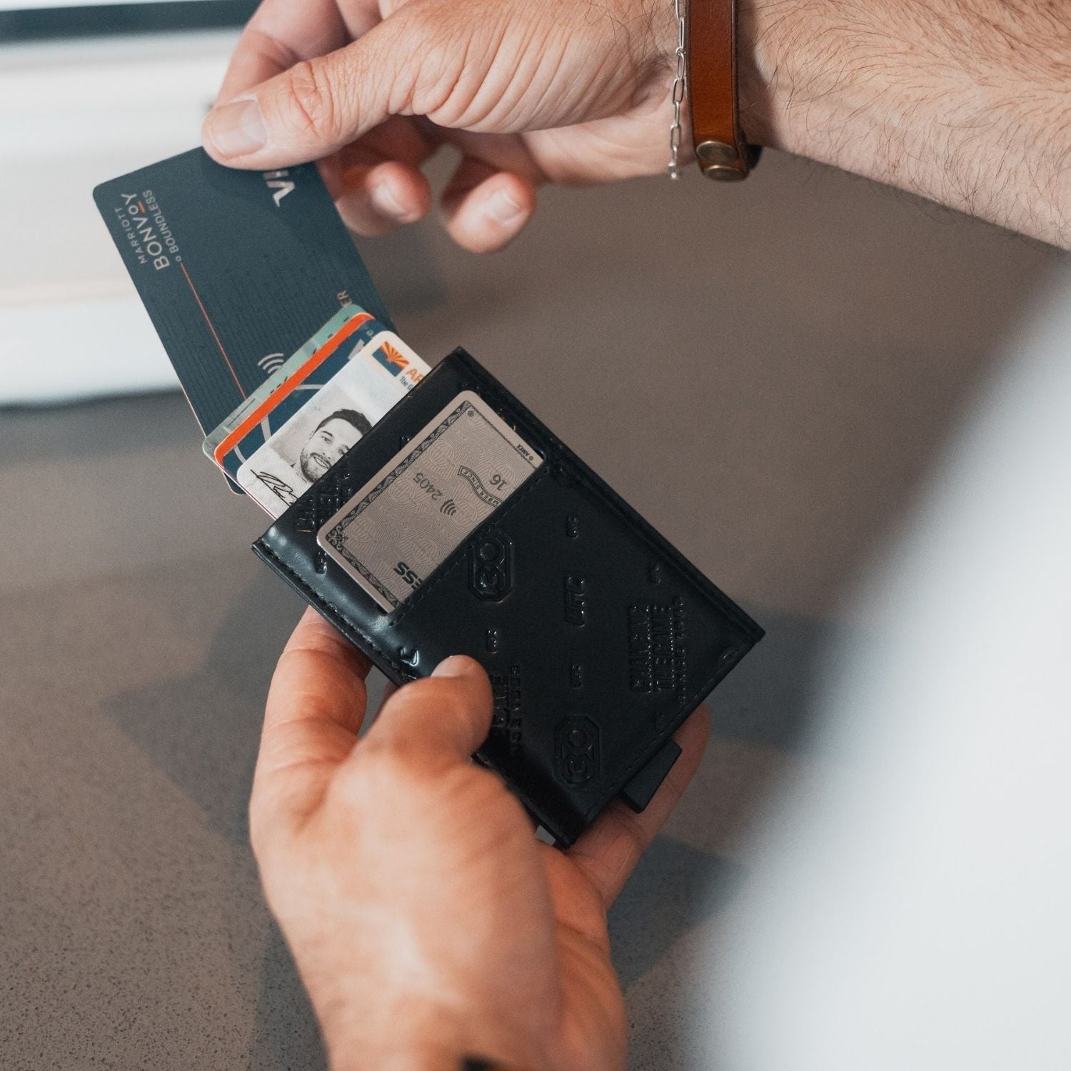 The Pilot – Men's RFID Aluminum Card Wallet
