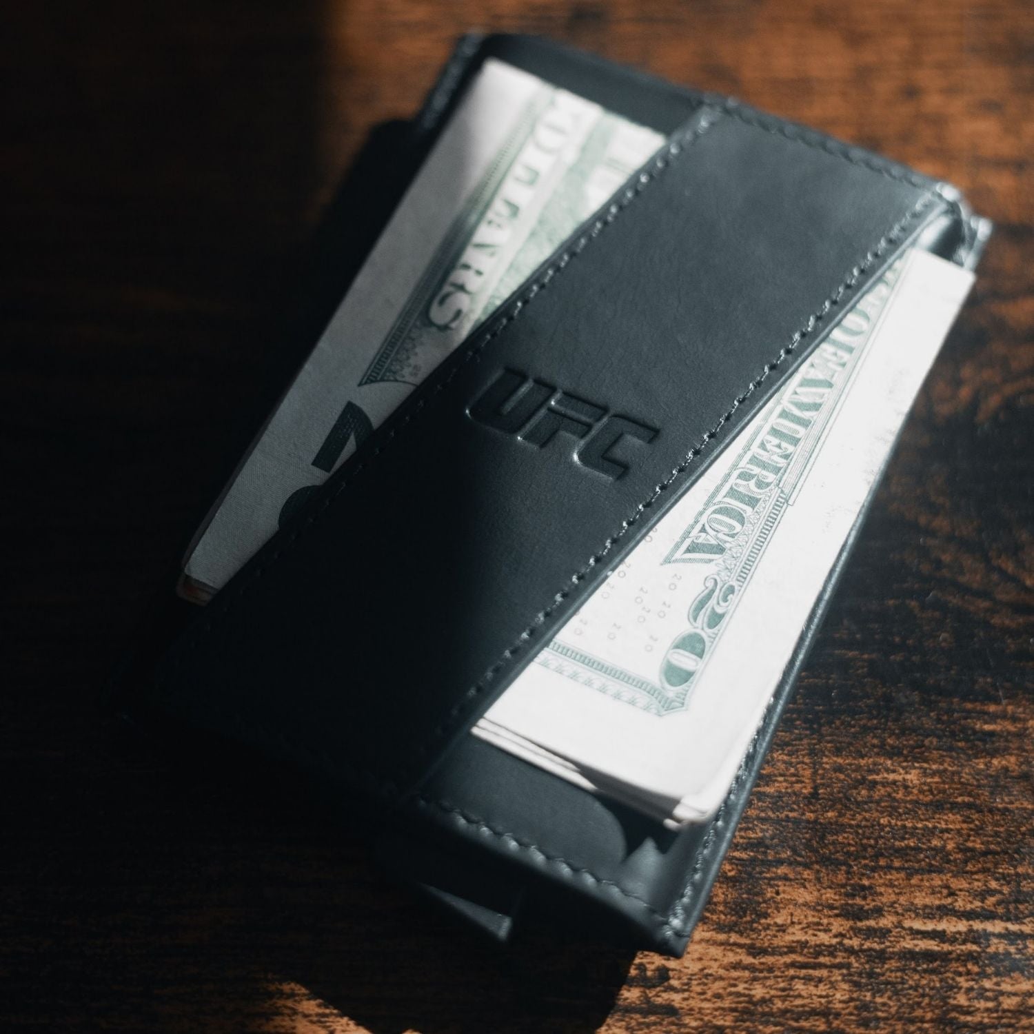 The Pilot – Men's RFID Aluminum Card Wallet