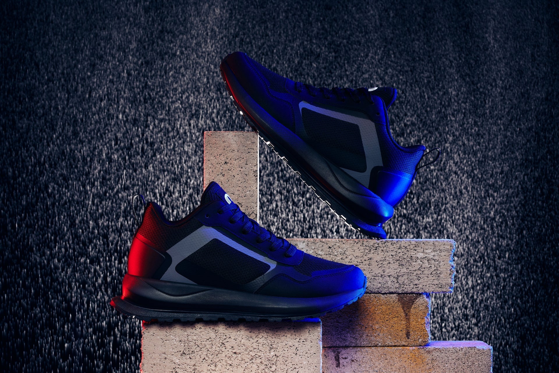 Q150  - 2.4 Inches Taller (Black) - Men's Sneakers