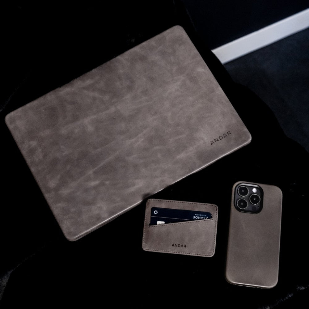 The Helm | Adventure Guide Macbook Air/Pro Cover