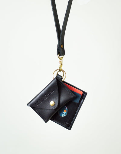 Everly Wristlet Wallet – Compact Leather Card Holder