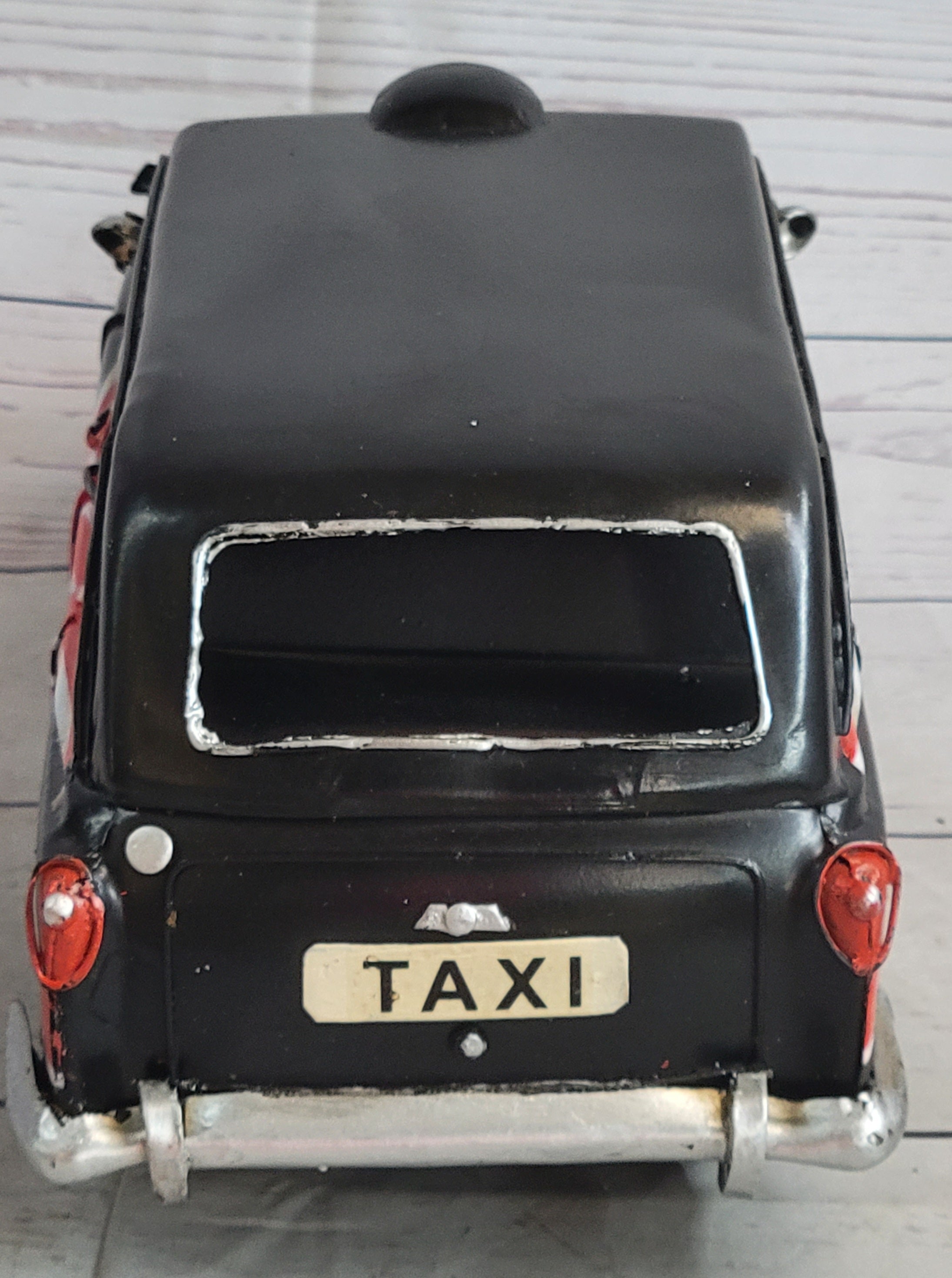 1966 Black London UK Taxi Decoration 1:12 Scale Model Car Automobile Artwork Decor