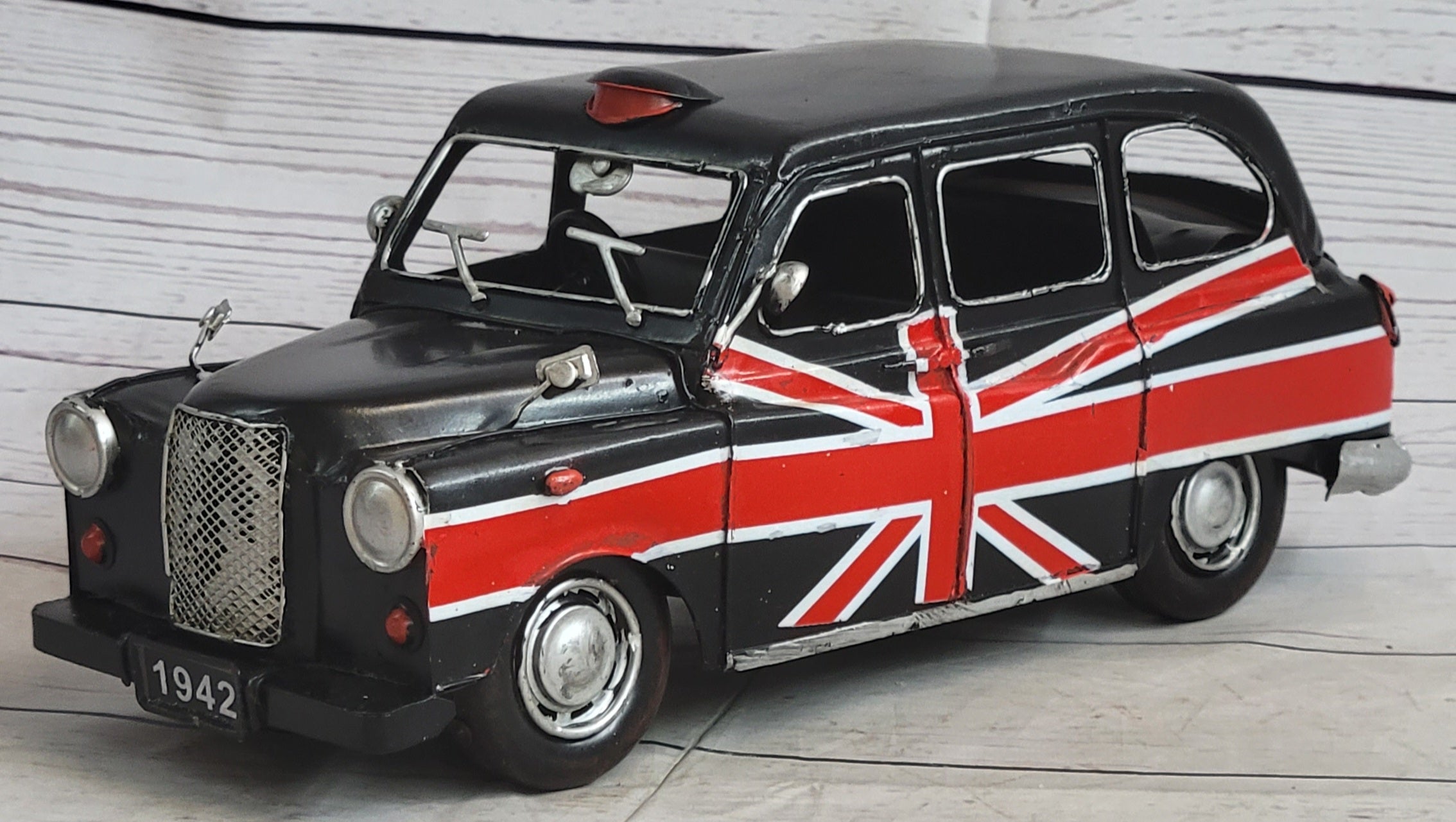 1966 Black London UK Taxi Decoration 1:12 Scale Model Car Automobile Artwork Decor