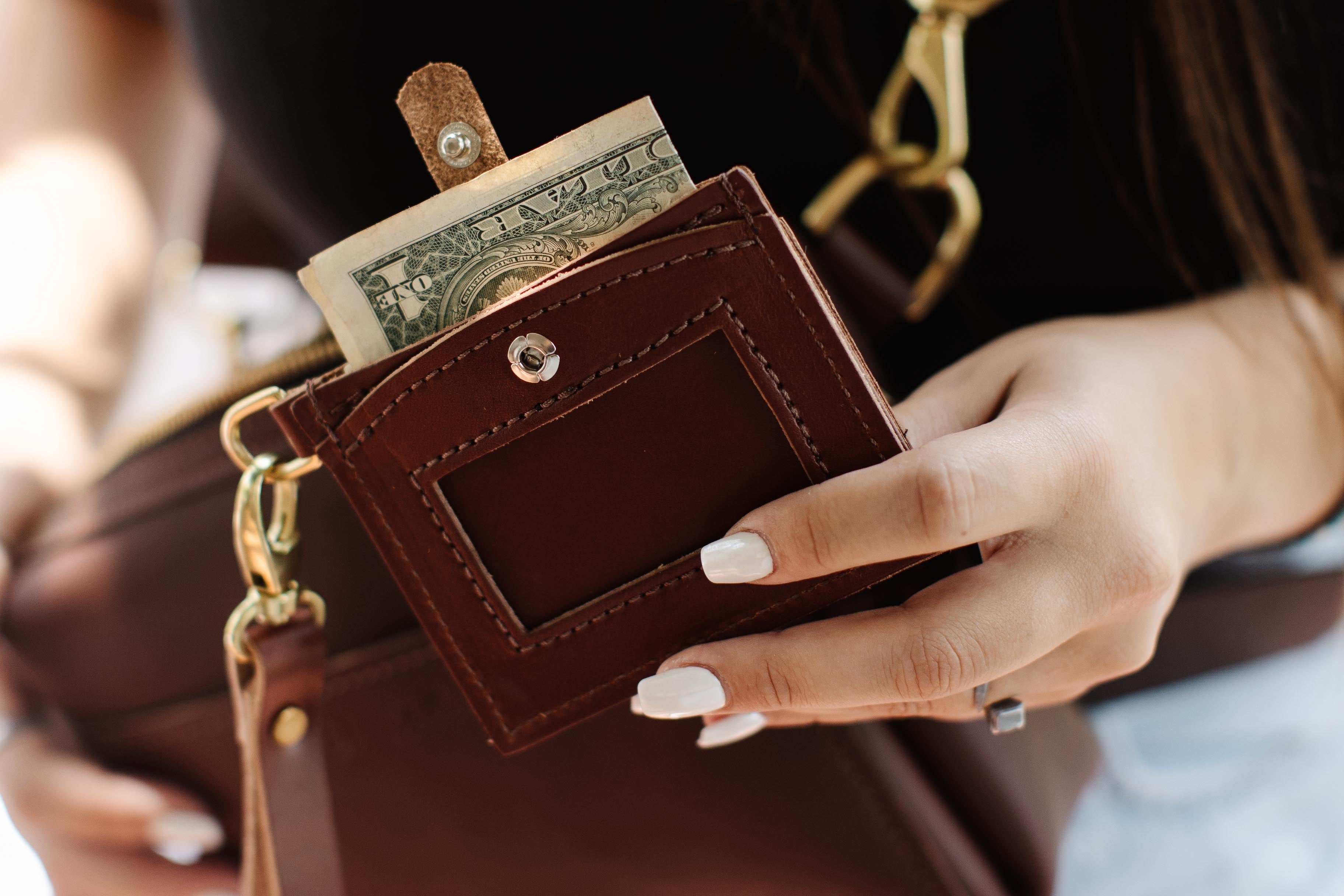 Everly Wristlet Wallet – Compact Leather Card Holder