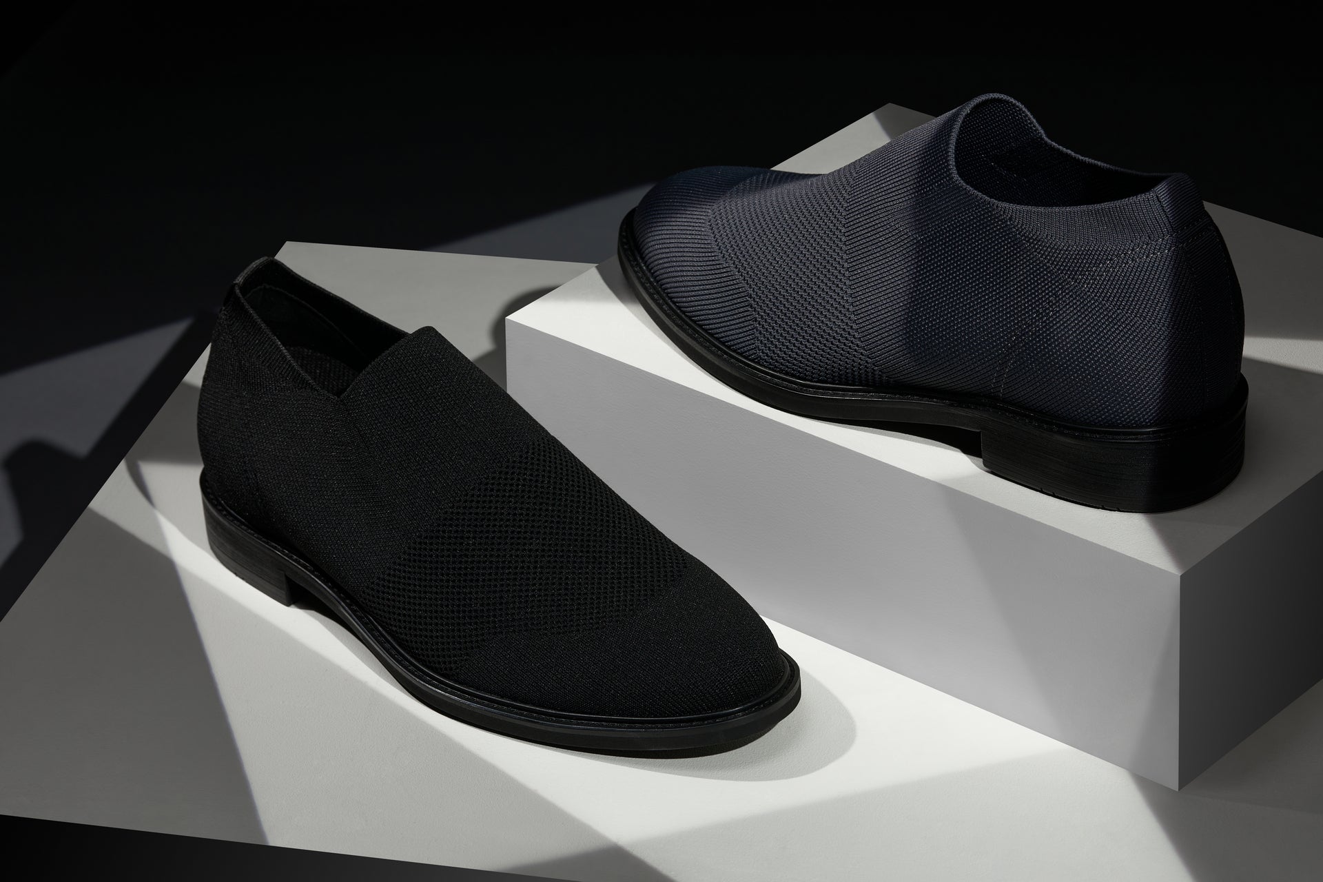 X1542 - 2.4 Inches Taller (Grey) - Men's Shoes