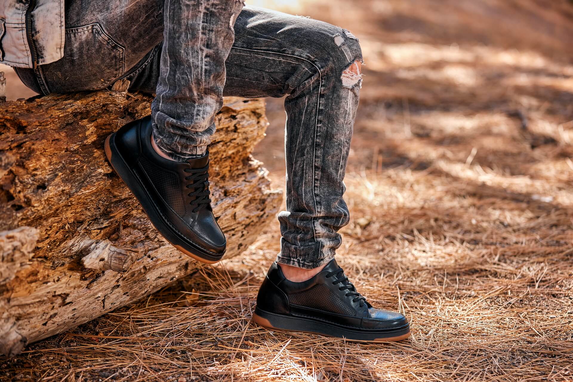 Y7931 - 2.6 Inches Taller (Noir/Black) - Elevated Leather Micro-Perforated Men's Sneakers