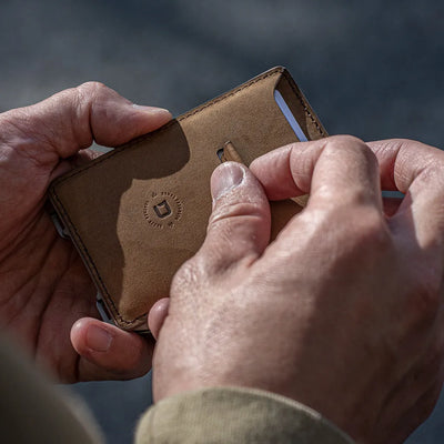 A10 Pull Pocket Adapter Wallet