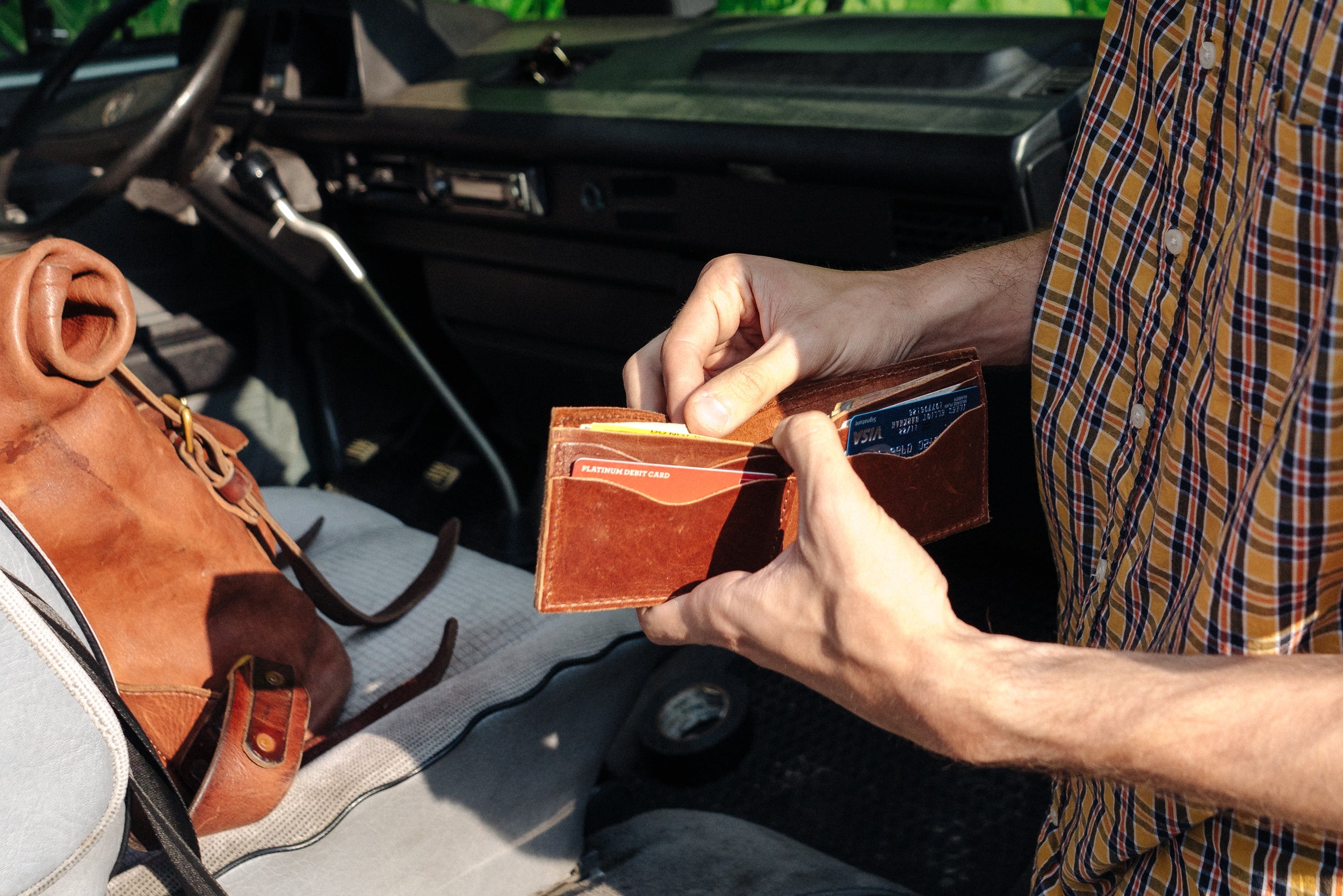 Bifold Wallet – Classic Full-Grain Leather Wallet