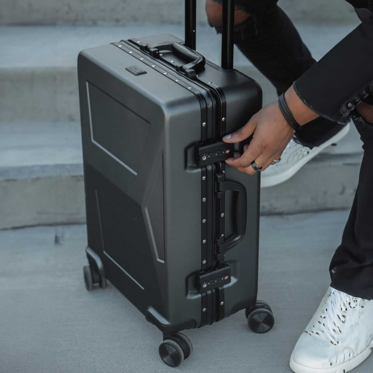 Cyber Luggage - Tesla Cybertruck-Inspired Carry-on Suitcase