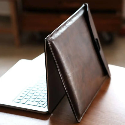 Oldis LC1: Leather Laptop Case