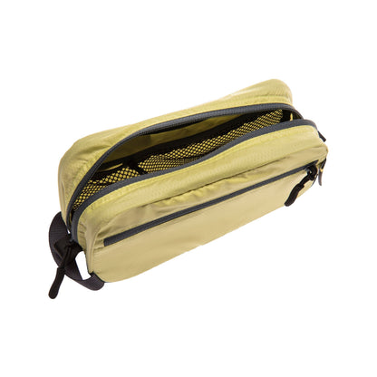 On-The-Go Toiletry Kit Light