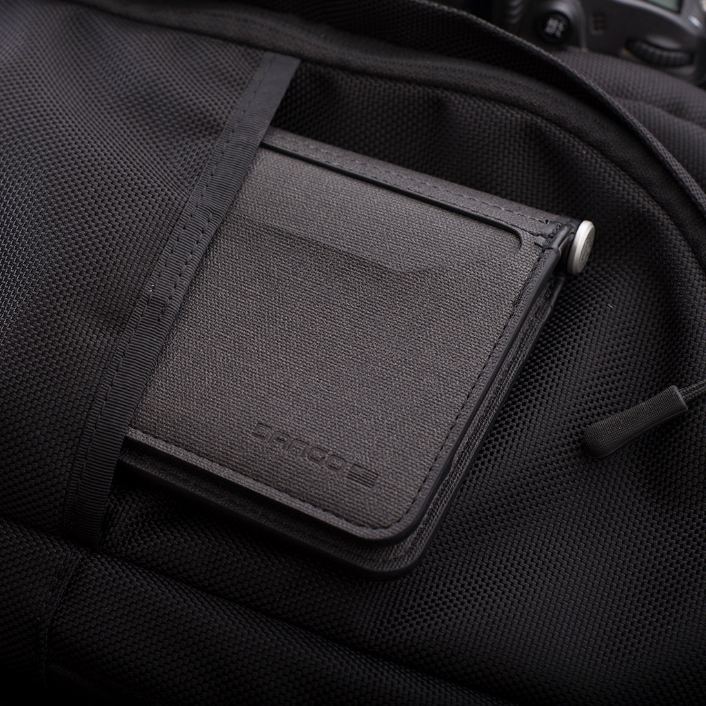 P02 PIONEER™ TRAVEL WALLET