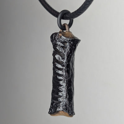 Calyra Pendant Necklace