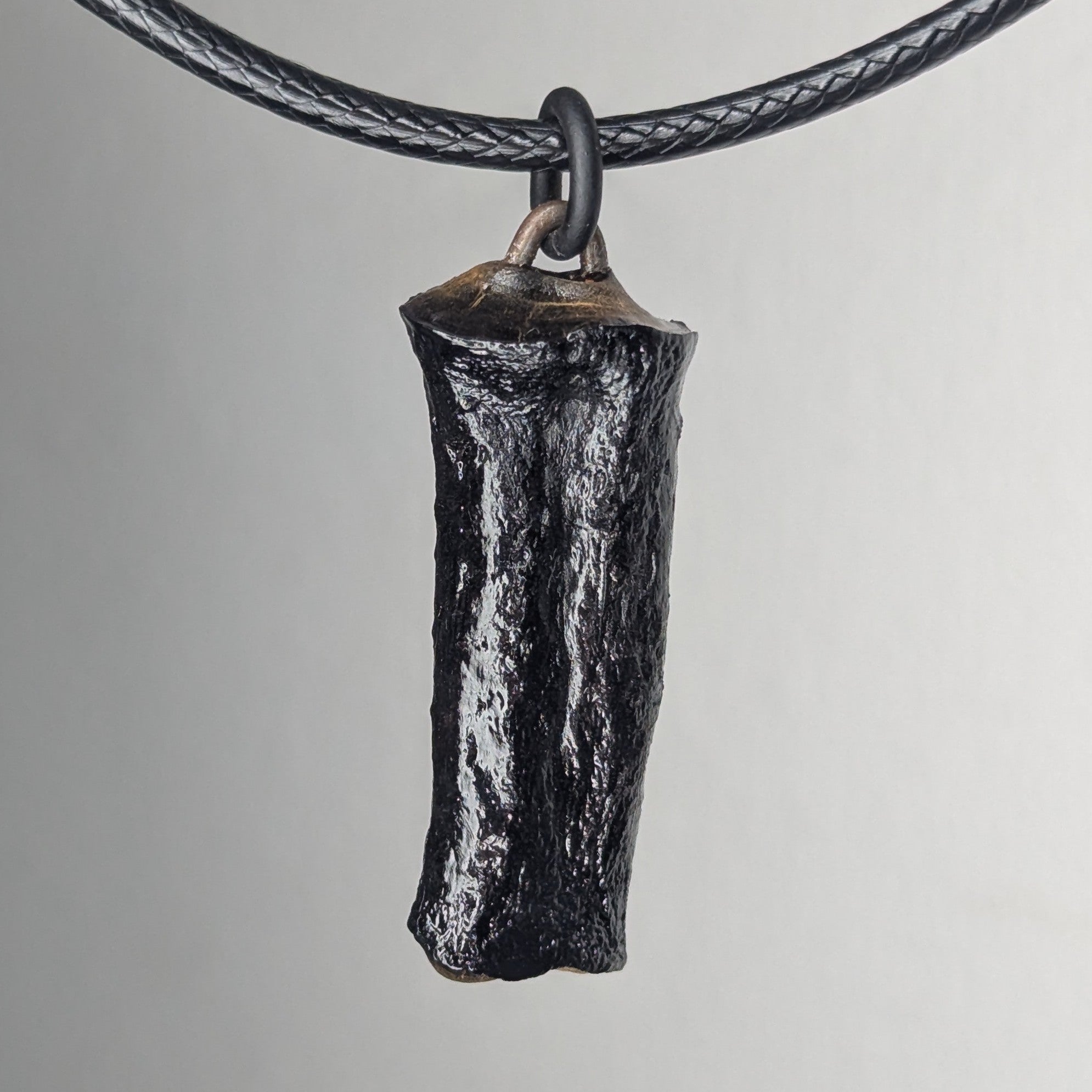 Calyra Pendant Necklace