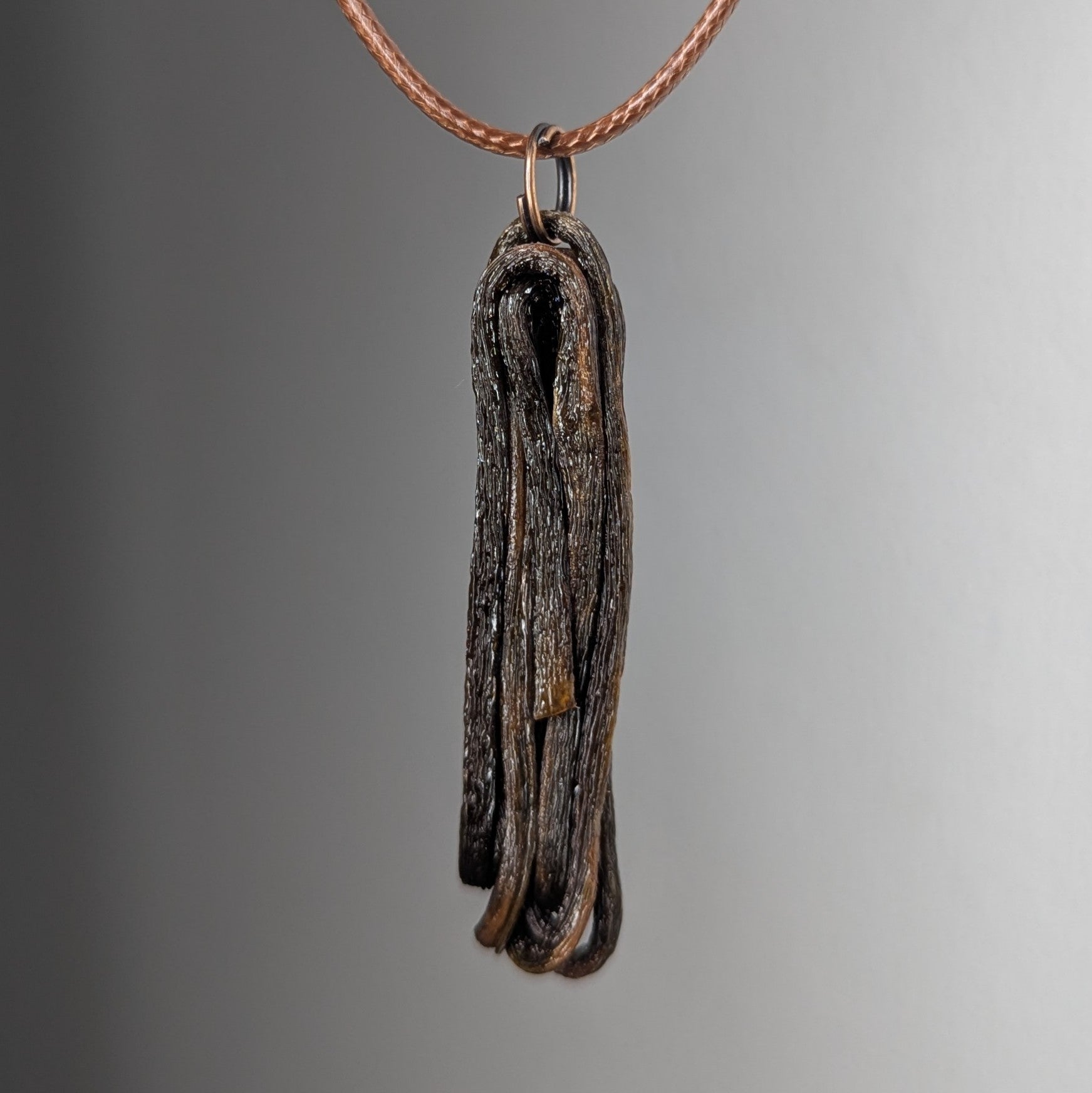 Ulvaxa Pendant Necklace