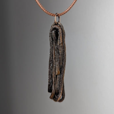 Ulvaxa Pendant Necklace