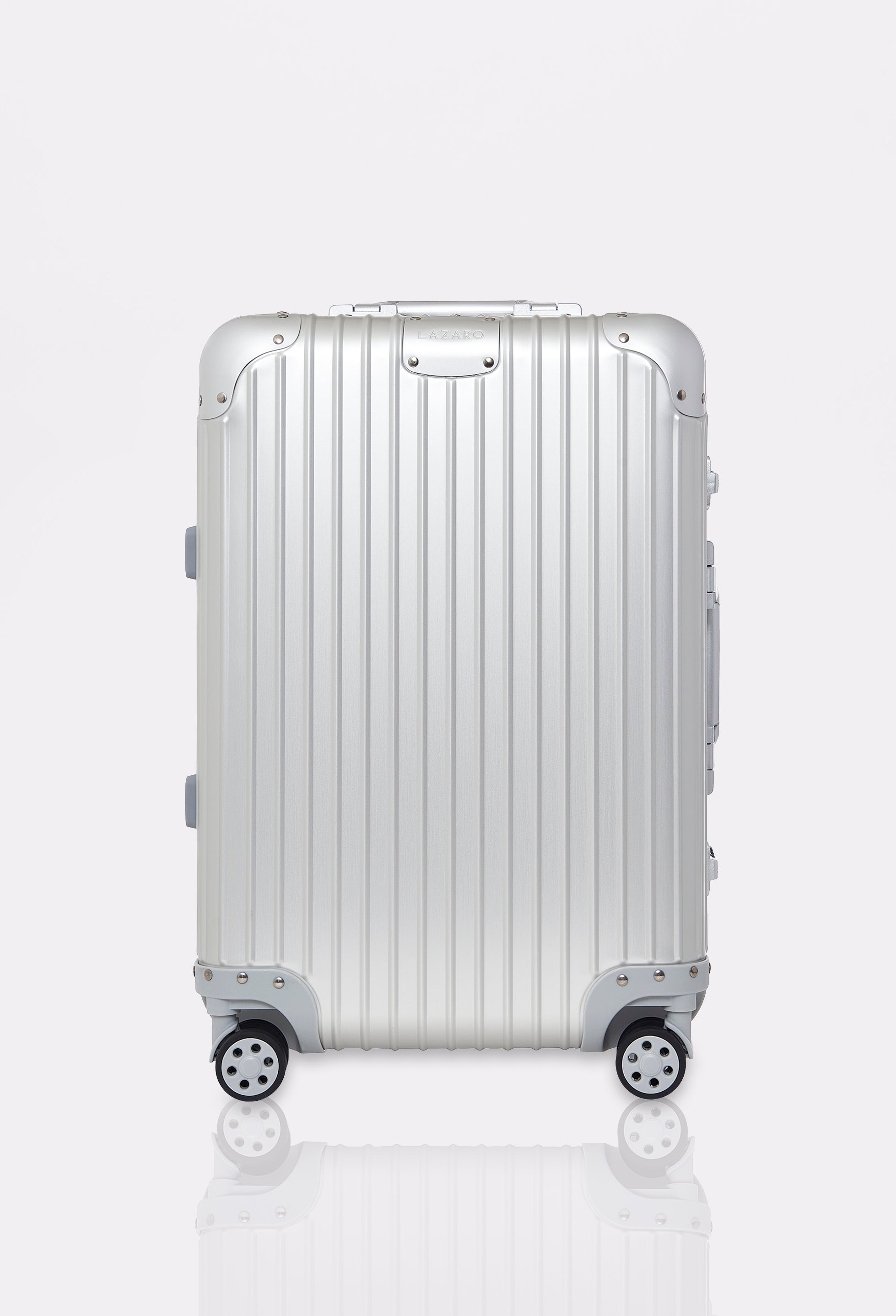 Silver Carry-On ‘Genesis’ 20