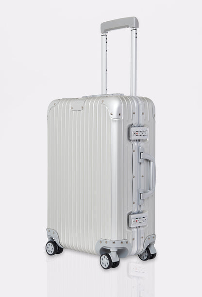 Silver Carry-On ‘Genesis’ 20