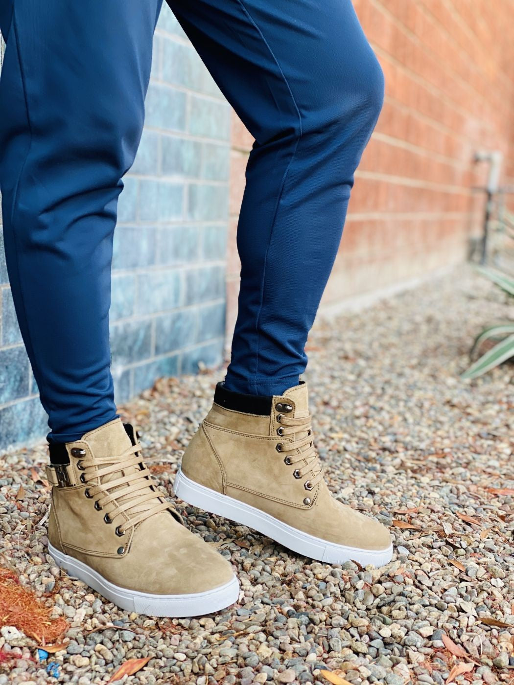 T53121 - 2.6 Inches Taller (Nubuck Tan) - High Top Men's Sneak-boot