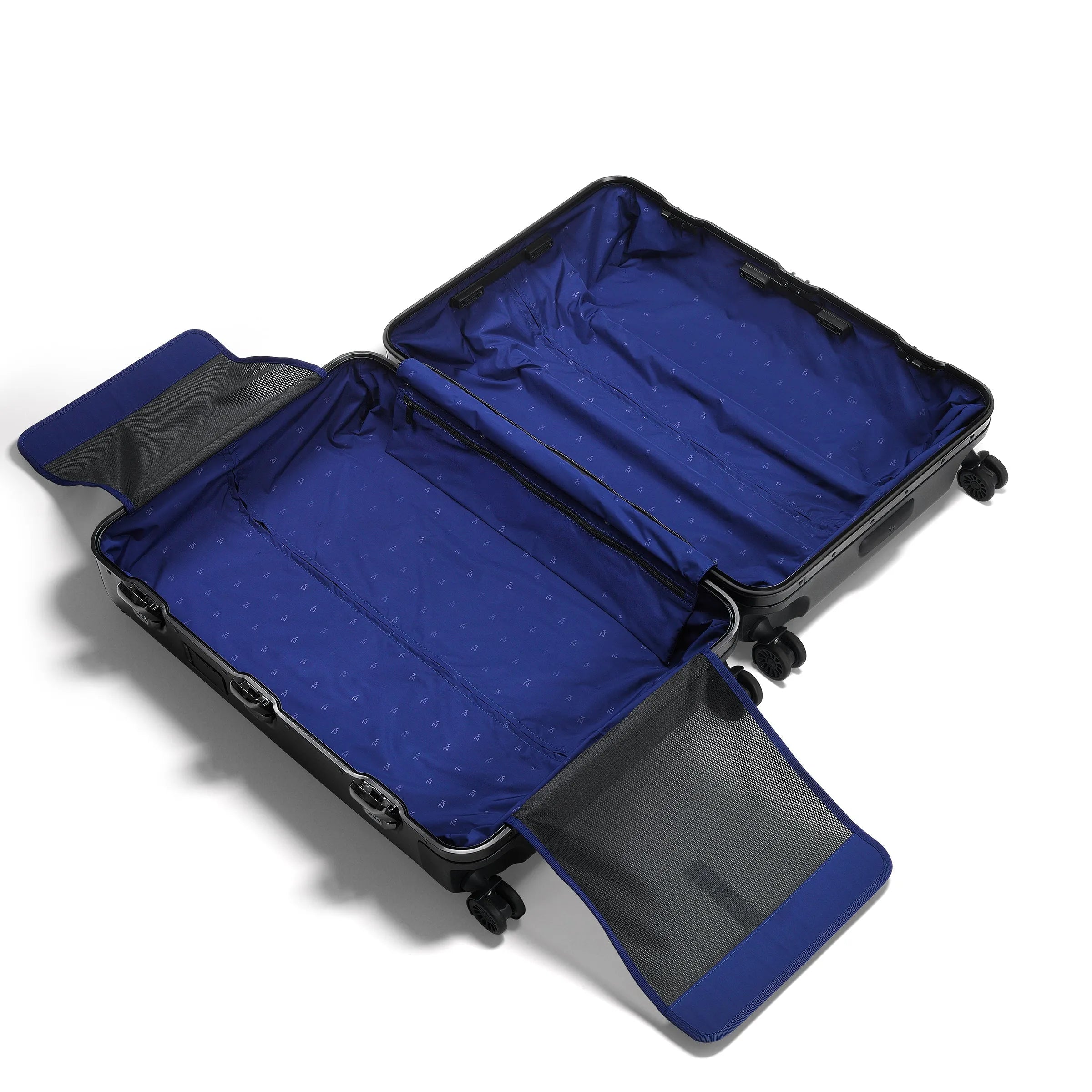 Pursuit Aluminum | Large Suitcase